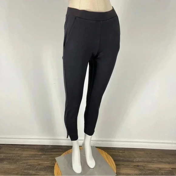 ❤️HUE  pull-up pants NWOT - Picture 3 of 12